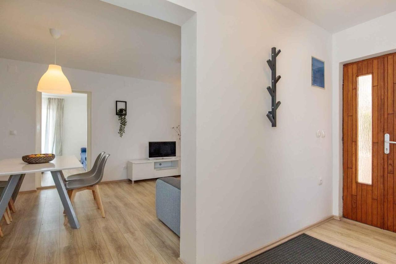Apartments In Njivice/Insel Krk 34038 Kültér fotó